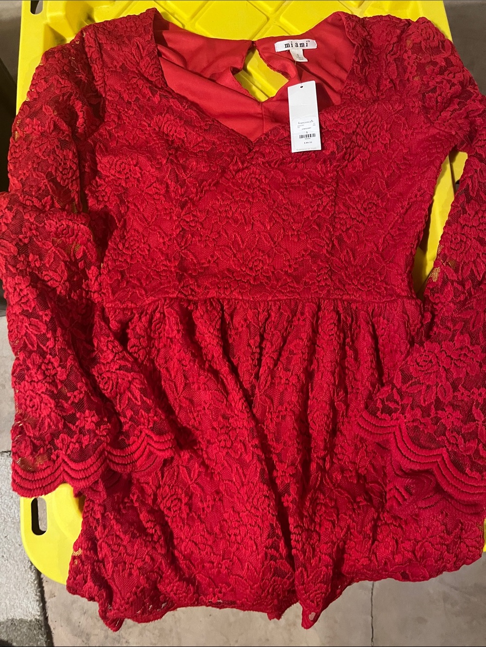 NWT Francesca’s size small Red Lace Floral romper